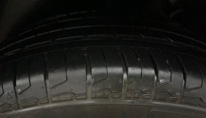 2016 Hyundai Creta  SX 1.6 Petrol , Petrol, Manual, 87,940 km, Left Rear Tyre Tread