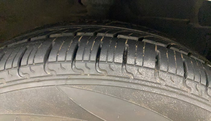 2017 Maruti Celerio ZXI AMT, Petrol, Automatic, 94,618 km, Right Front Tyre Tread