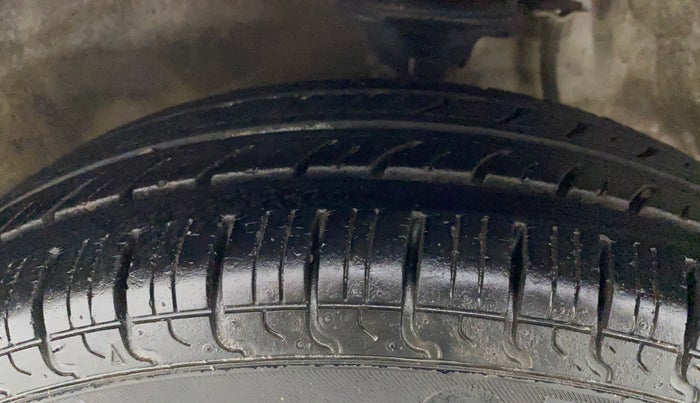 2012 Maruti Alto 800 LXI, Petrol, Manual, 52,602 km, Left Front Tyre Tread