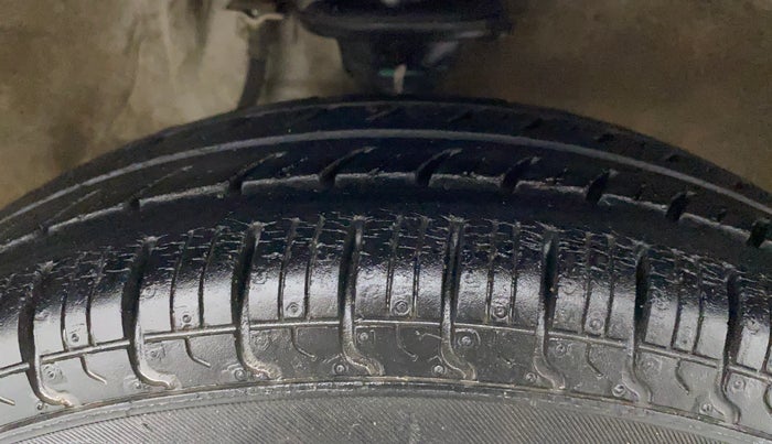 2012 Maruti Alto 800 LXI, Petrol, Manual, 52,602 km, Right Front Tyre Tread