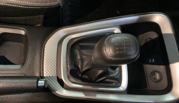 2022 KIA SONET HTK PLUS 1.0 IMT, Petrol, Manual, 15,487 km, Gear Lever