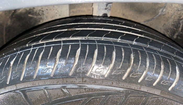 2022 KIA SONET HTK PLUS 1.0 IMT, Petrol, Manual, 15,487 km, Left Front Tyre Tread