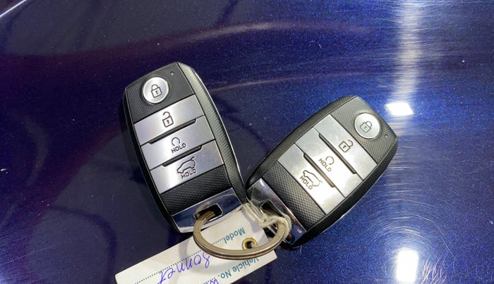 2022 KIA SONET HTK PLUS 1.0 IMT, Petrol, Manual, 15,487 km, Key Close Up