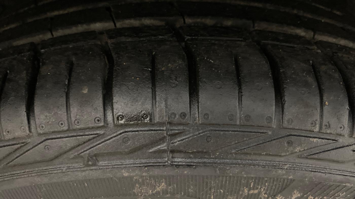 2022 Tata NEXON XZA PLUS (PREMIUM) PETROL JET, Petrol, Automatic, 19,836 km, Right Front Tyre Tread