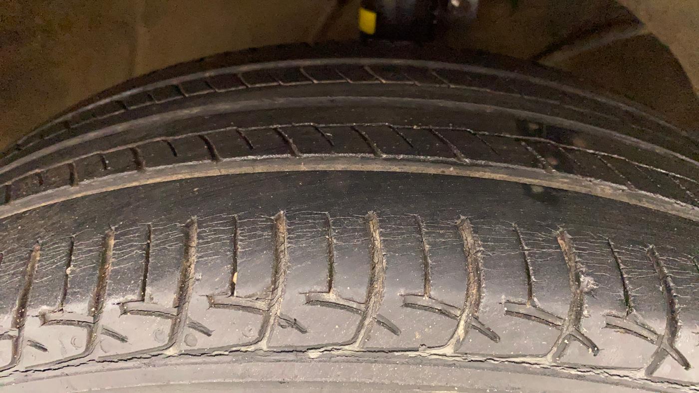 2016 Maruti Baleno DELTA PETROL 1.2, Petrol, Manual, 47,477 km, Right Front Tyre Tread