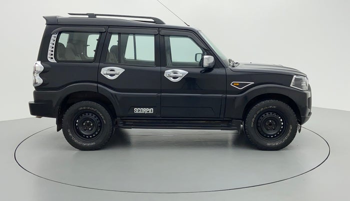 2017 Mahindra Scorpio S6 PLUS, Diesel, Manual, 53,326 km, Right Side View