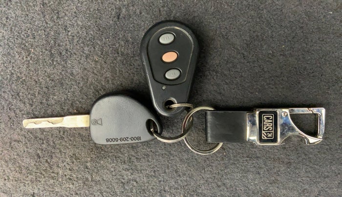 2017 Mahindra Scorpio S6 PLUS, Diesel, Manual, 53,326 km, Key Close-up