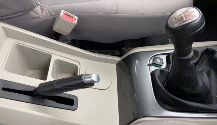 2017 Mahindra Scorpio S6 PLUS, Diesel, Manual, 53,326 km, Gear Lever