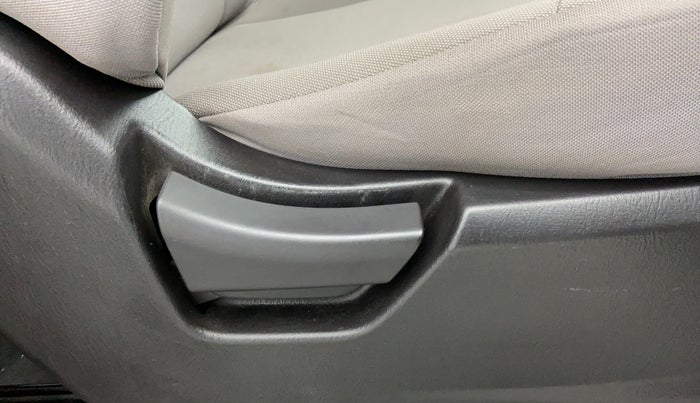 2017 Mahindra Scorpio S6 PLUS, Diesel, Manual, 53,326 km, Driver Side Adjustment Panel