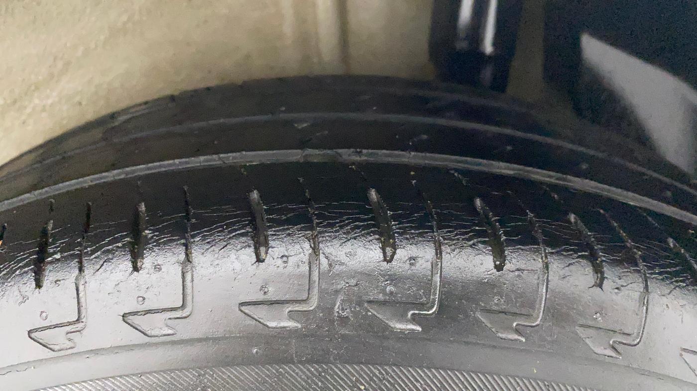 2017 Maruti IGNIS DELTA 1.2, Petrol, Manual, 69,714 km, Left Rear Tyre Tread