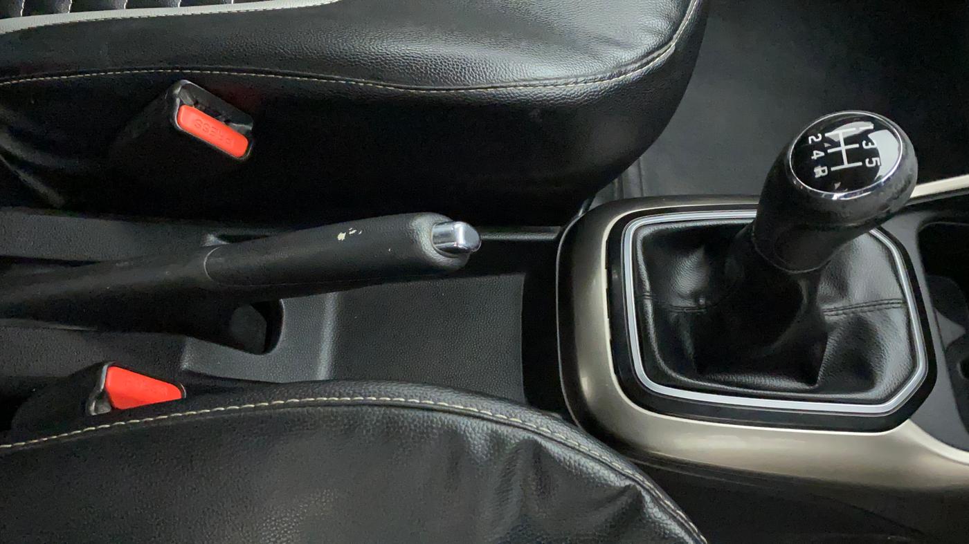 2017 Maruti IGNIS DELTA 1.2, Petrol, Manual, 69,714 km, Gear Lever