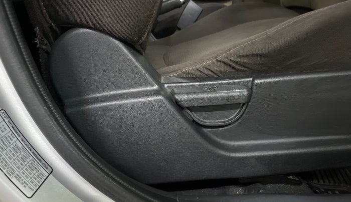 2013 Hyundai i20 SPORTZ 1.4 CRDI, Diesel, Manual, 89,974 km, Driver Side Adjustment Panel