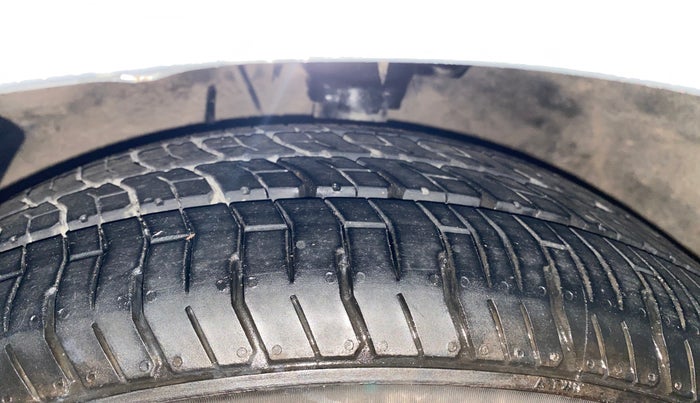 2013 Hyundai i20 SPORTZ 1.4 CRDI, Diesel, Manual, 89,974 km, Left Front Tyre Tread