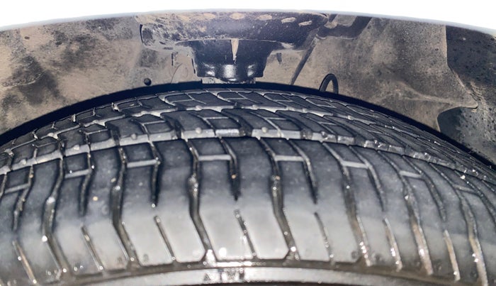 2013 Hyundai i20 SPORTZ 1.4 CRDI, Diesel, Manual, 89,974 km, Right Front Tyre Tread