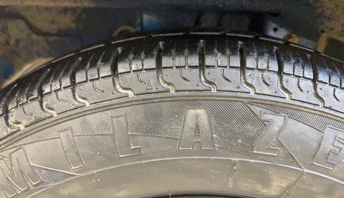 2013 Hyundai Eon ERA +, Petrol, Manual, 61,944 km, Right Rear Tyre Tread