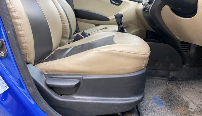 2013 Hyundai Eon ERA +, Petrol, Manual, 61,944 km, Driver Side Adjustment Panel