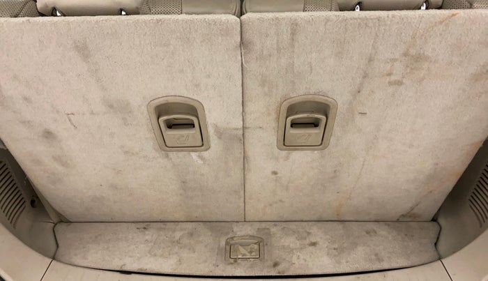 2016 Mahindra XUV500 W10 AT, Diesel, Automatic, 93,153 km, Boot Inside