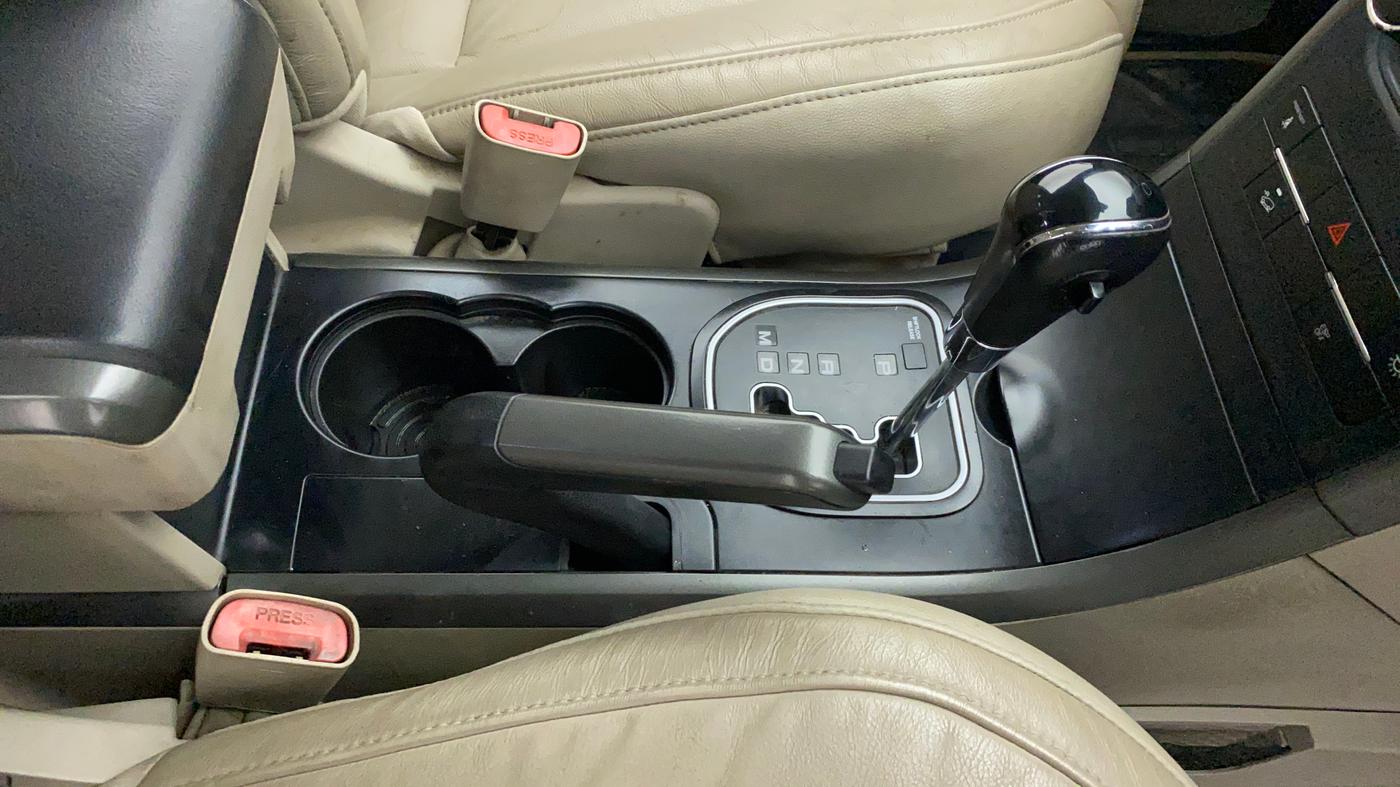 2016 Mahindra XUV500 W10 AT, Diesel, Automatic, 93,153 km, Gear Lever
