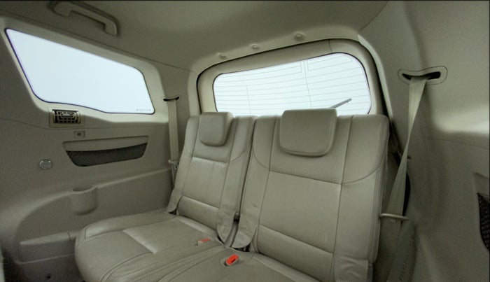 2016 Mahindra XUV500 W10 AT, Diesel, Automatic, 93,153 km, Third Seat Row ( optional )