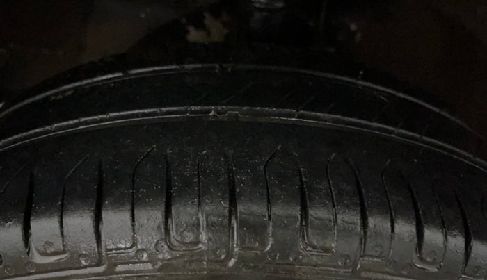 2016 Maruti Wagon R 1.0 VXI, Petrol, Manual, 41,932 km, Left Front Tyre Tread