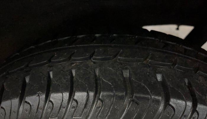 2016 Maruti Wagon R 1.0 VXI, Petrol, Manual, 41,932 km, Left Rear Tyre Tread