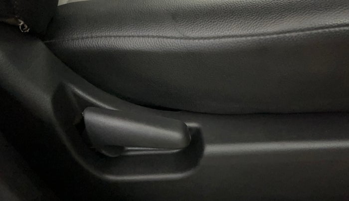 2016 Maruti Wagon R 1.0 VXI, Petrol, Manual, 41,932 km, Driver Side Adjustment Panel