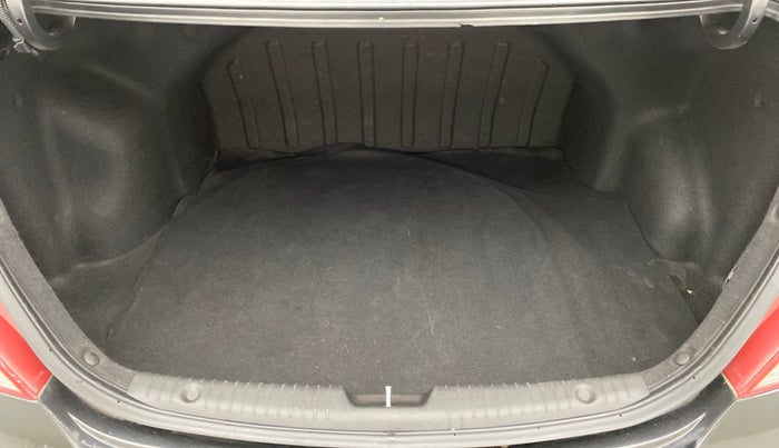 2014 Hyundai Verna FLUIDIC 1.4 VTVT CX, Petrol, Manual, 74,895 km, Boot Inside