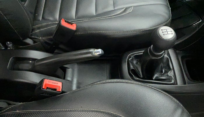 2015 Maruti Swift VXI, Petrol, Manual, 88,278 km, Gear Lever