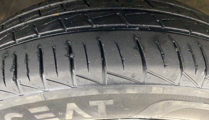 2022 Maruti Alto VXI, Petrol, Manual, 26,927 km, Right Front Tyre Tread