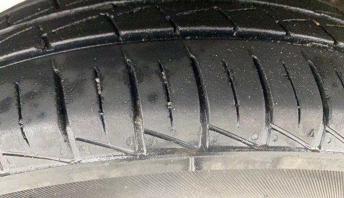 2022 Maruti Alto VXI, Petrol, Manual, 26,927 km, Right Rear Tyre Tread