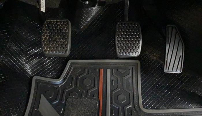 2022 Maruti Alto VXI, Petrol, Manual, 26,927 km, Pedals