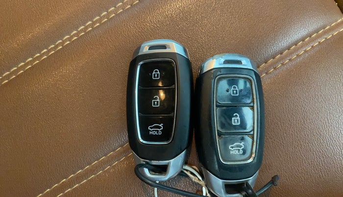 2019 Hyundai Verna 1.6 VTVT SX, CNG, Manual, 88,114 km, Key Close Up