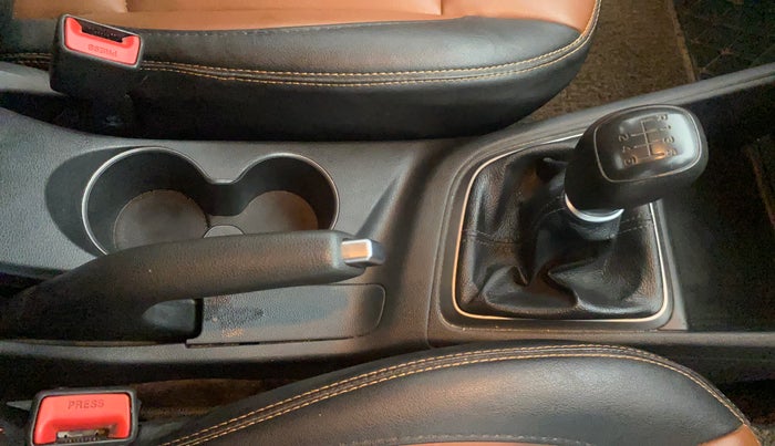 2019 Hyundai Verna 1.6 VTVT SX, CNG, Manual, 88,114 km, Gear Lever