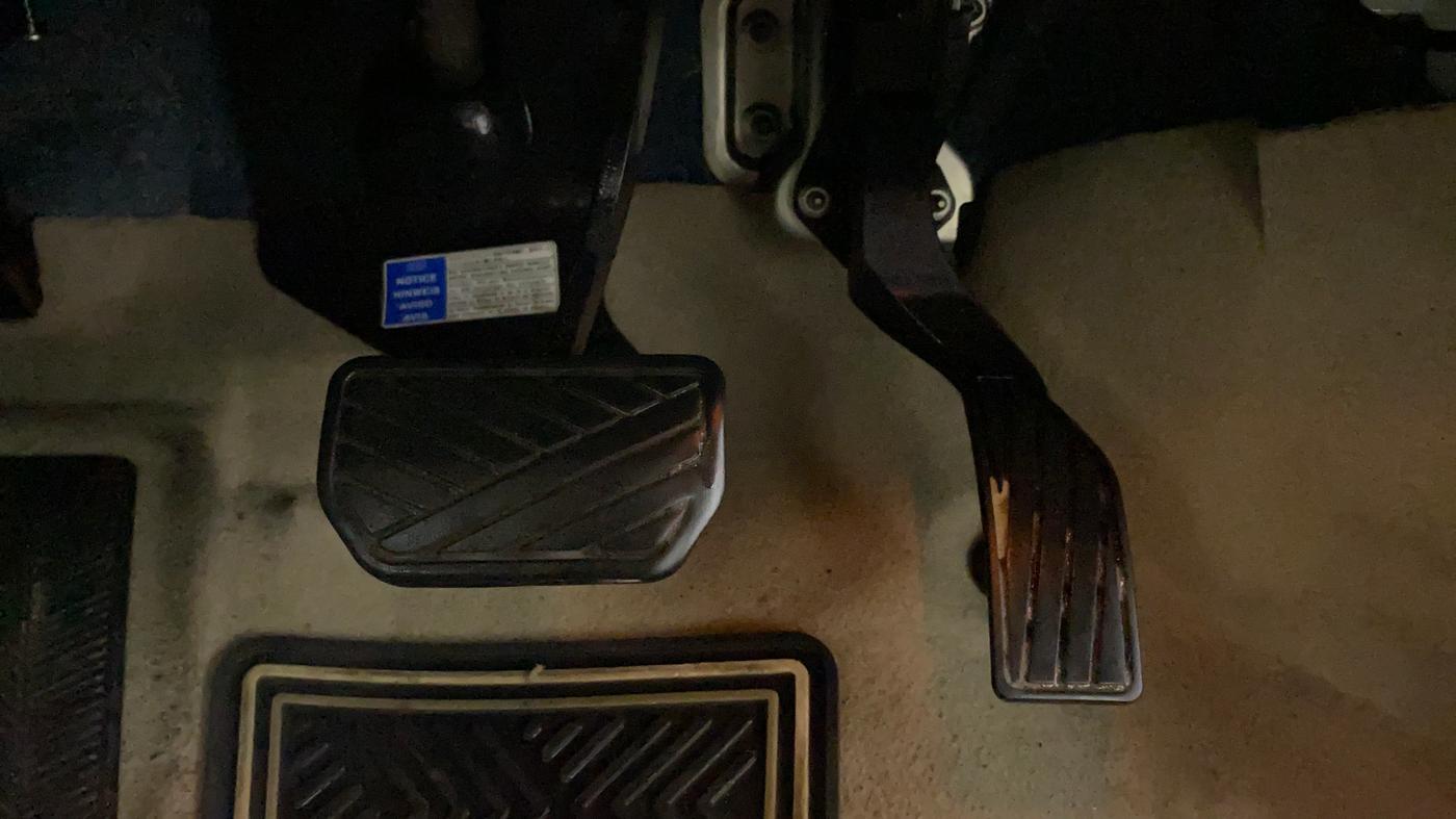 2015 Maruti Ciaz ZXI AT, Petrol, Automatic, 69,937 km, Pedals
