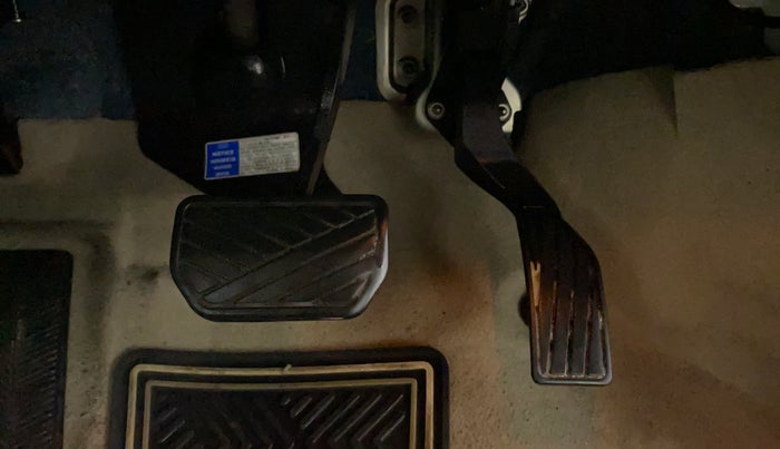 2015 Maruti Ciaz ZXI AT, Petrol, Automatic, 69,937 km, Pedals
