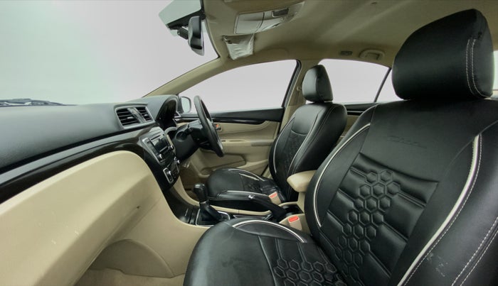 2015 Maruti Ciaz ZXI AT, Petrol, Automatic, 69,937 km, Right Side Front Door Cabin