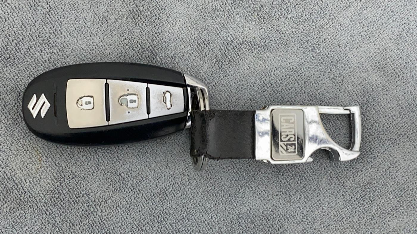 2015 Maruti Ciaz ZXI AT, Petrol, Automatic, 69,937 km, Key Close Up