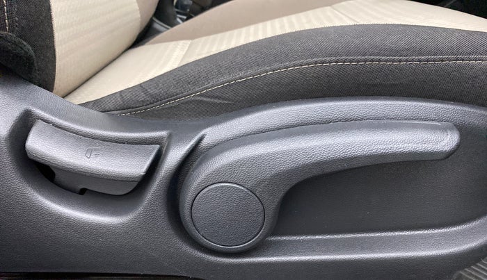 2019 Hyundai Elite i20 ASTA 1.2 (O), Petrol, Manual, 20,526 km, Driver Side Adjustment Panel
