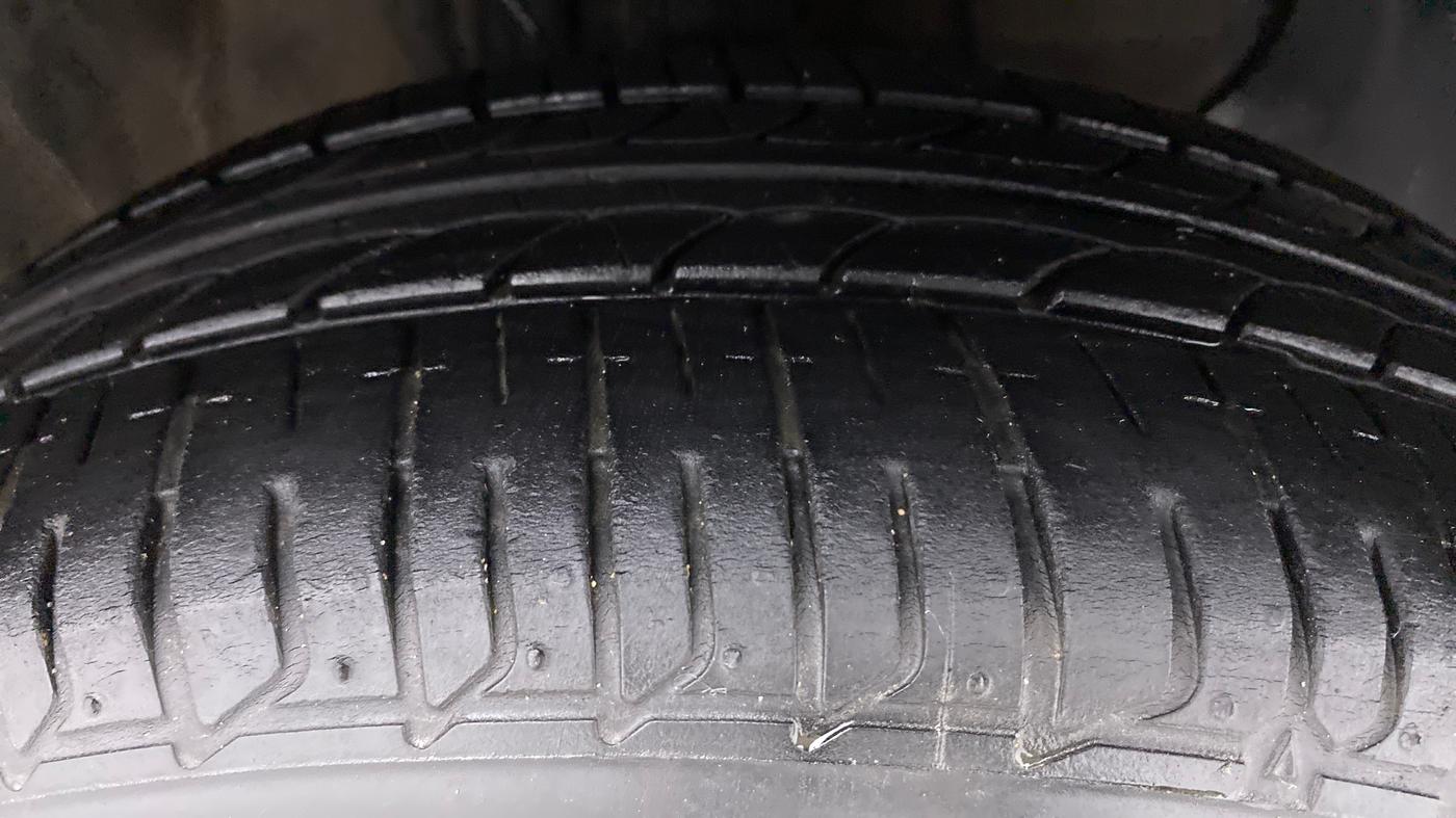 2019 Hyundai Elite i20 ASTA 1.2 (O), Petrol, Manual, 20,526 km, Right Front Tyre Tread