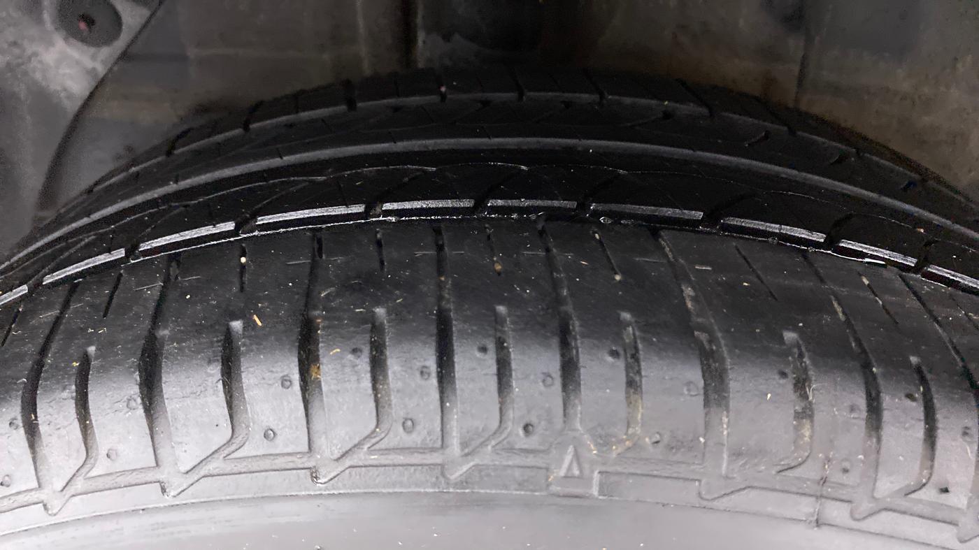 2019 Hyundai Elite i20 ASTA 1.2 (O), Petrol, Manual, 20,526 km, Right Rear Tyre Tread