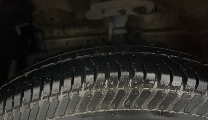 2015 Maruti Swift Dzire VXI, Petrol, Manual, 58,310 km, Left Front Tyre Tread