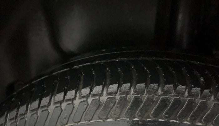 2015 Maruti Swift Dzire VXI, Petrol, Manual, 58,310 km, Left Rear Tyre Tread