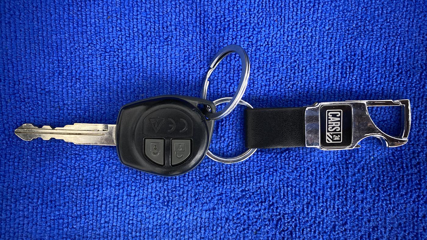 2022 Maruti Baleno SIGMA PETROL 1.2, Petrol, Manual, 33,876 km, Key Close Up
