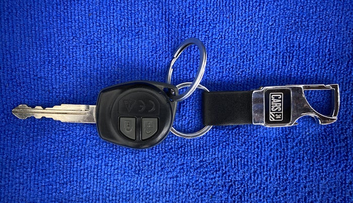 2022 Maruti Baleno SIGMA PETROL 1.2, Petrol, Manual, 33,876 km, Key Close Up