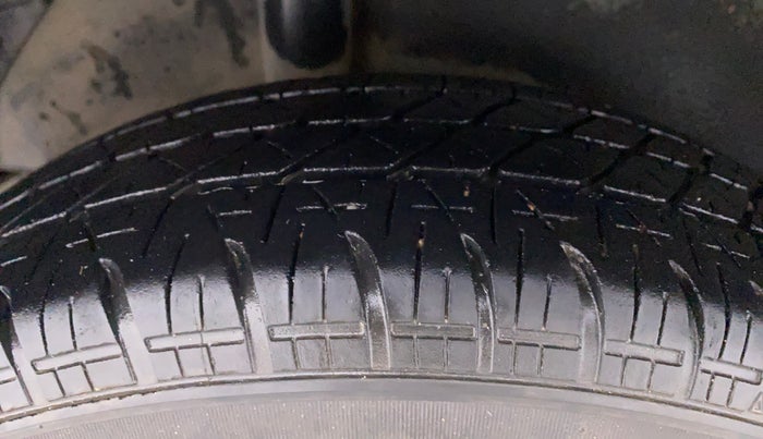 2012 Maruti Ritz VXI, Petrol, Manual, 80,315 km, Right Rear Tyre Tread