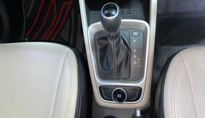 2023 Hyundai VENUE SX (O) 1.0 TURBO DCT, Petrol, Automatic, 15,243 km, Gear Lever