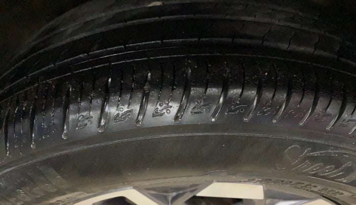 2023 Hyundai VENUE SX (O) 1.0 TURBO DCT, Petrol, Automatic, 15,243 km, Right Front Tyre Tread