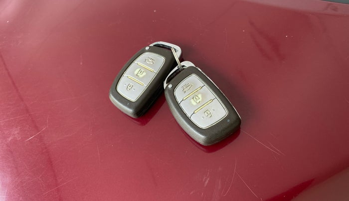 2014 Hyundai Grand i10 ASTA (O) 1.2 KAPPA VTVT, CNG, Manual, 75,911 km, Key Close Up