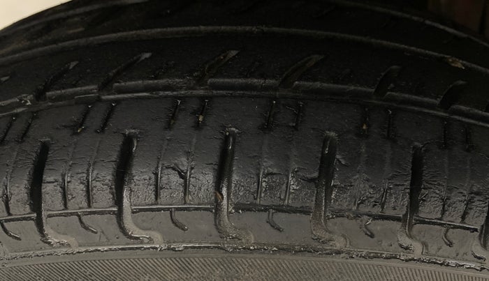 2018 Renault Kwid RXT 1.0 AMT, Petrol, Automatic, 42,644 km, Right Rear Tyre Tread