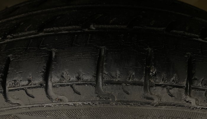 2018 Renault Kwid RXT 1.0 AMT, Petrol, Automatic, 42,644 km, Left Front Tyre Tread